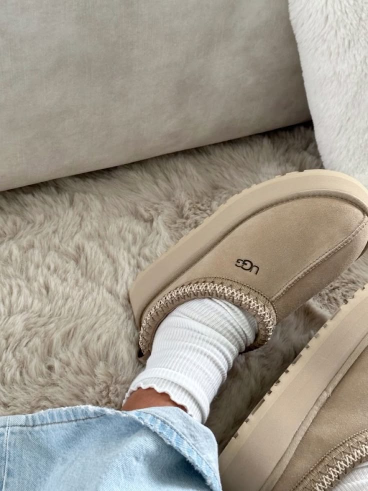 Sand Tasman on the rug — platform sole and UGGbraid.